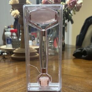 Beautybio Rose Quartz Facial Roller